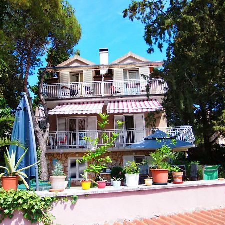 Adrienn Apartments Stari Grad  Ngoại thất bức ảnh