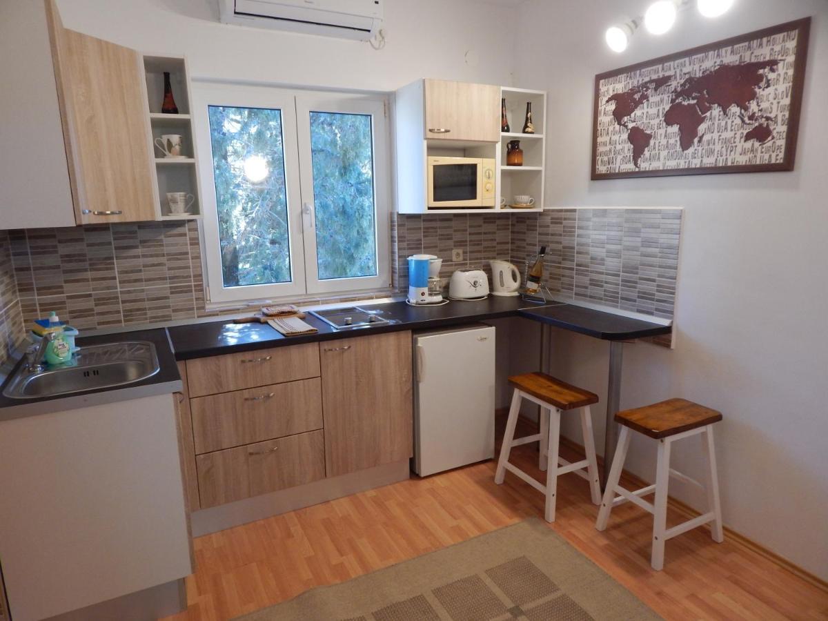 Adrienn Apartments Stari Grad  Ngoại thất bức ảnh
