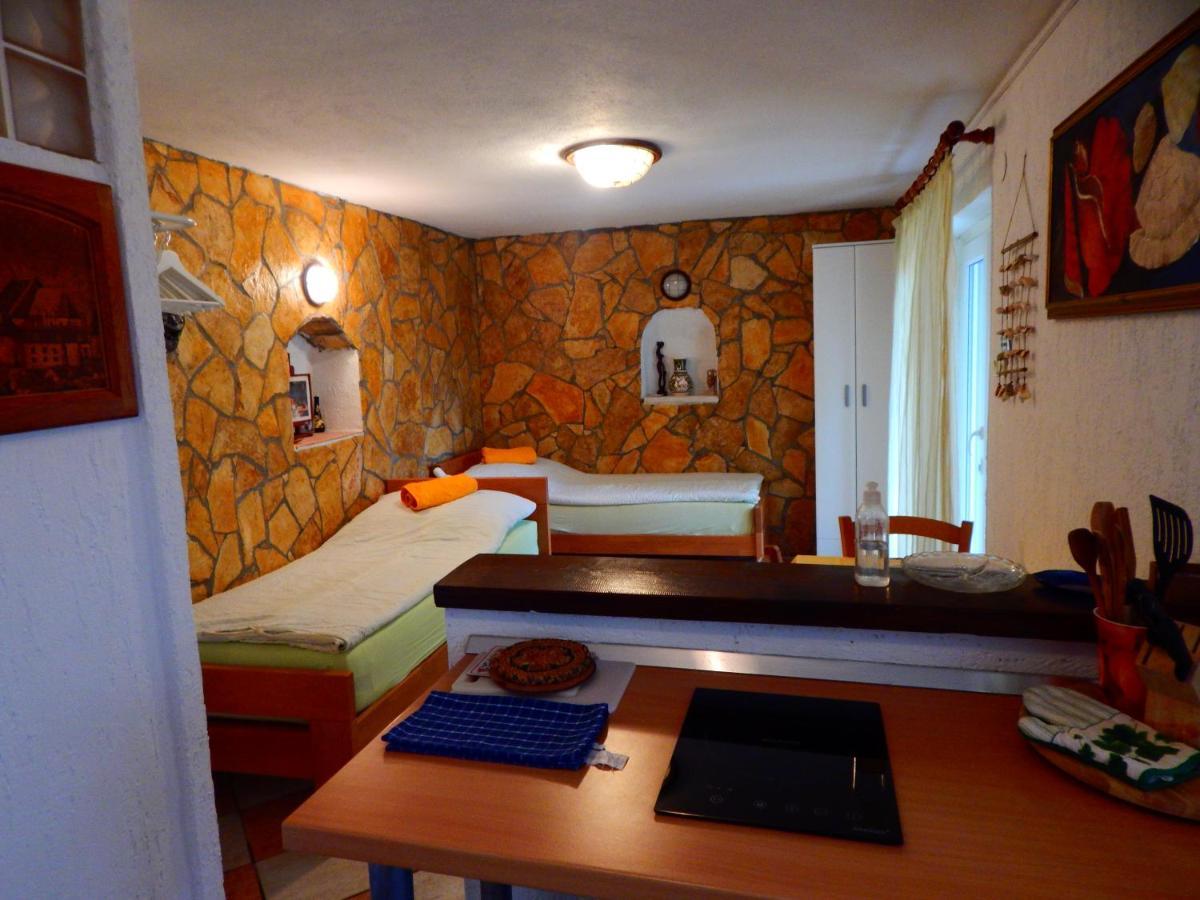Adrienn Apartments Stari Grad  Ngoại thất bức ảnh