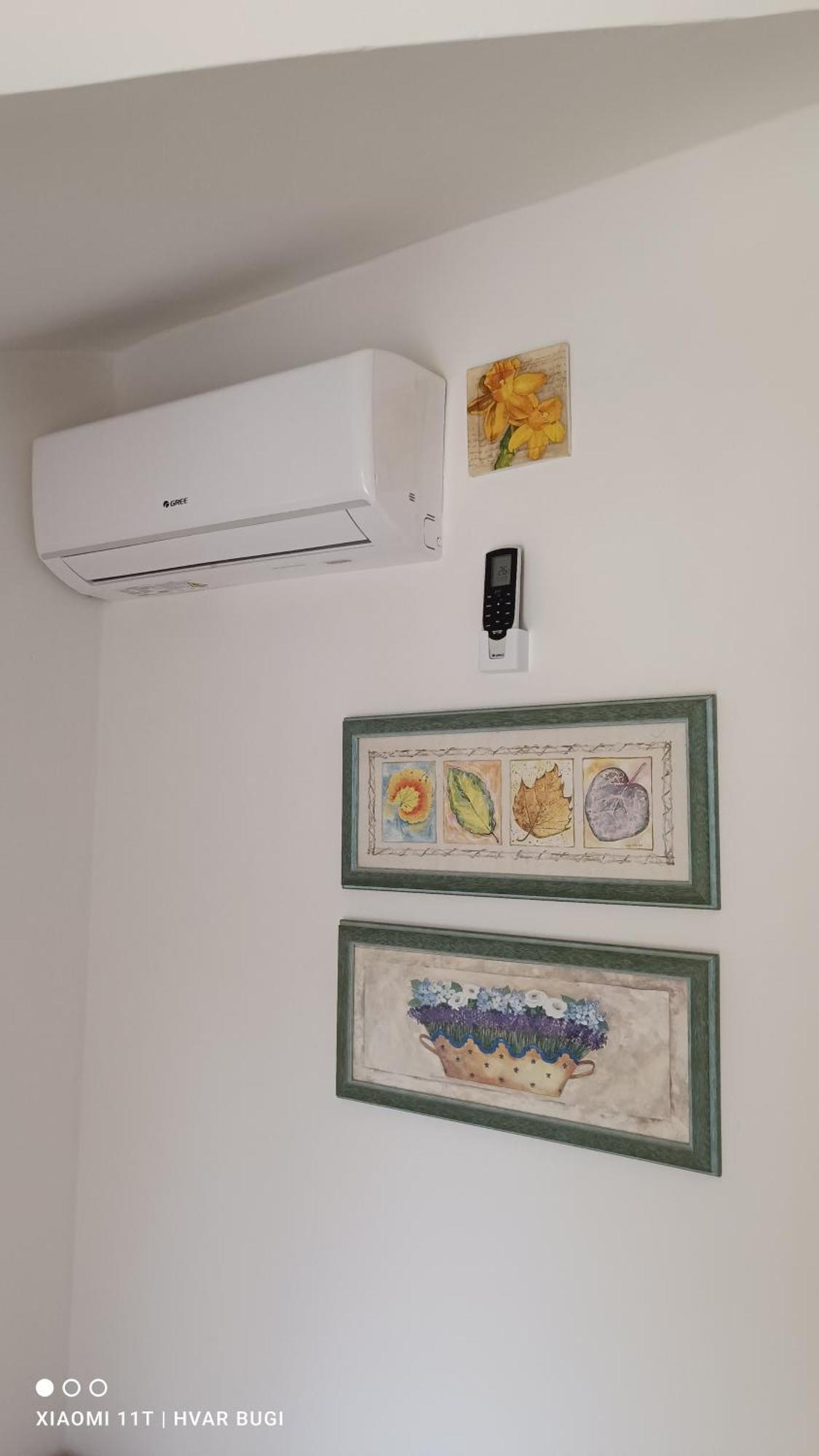 Adrienn Apartments Stari Grad  Phòng bức ảnh