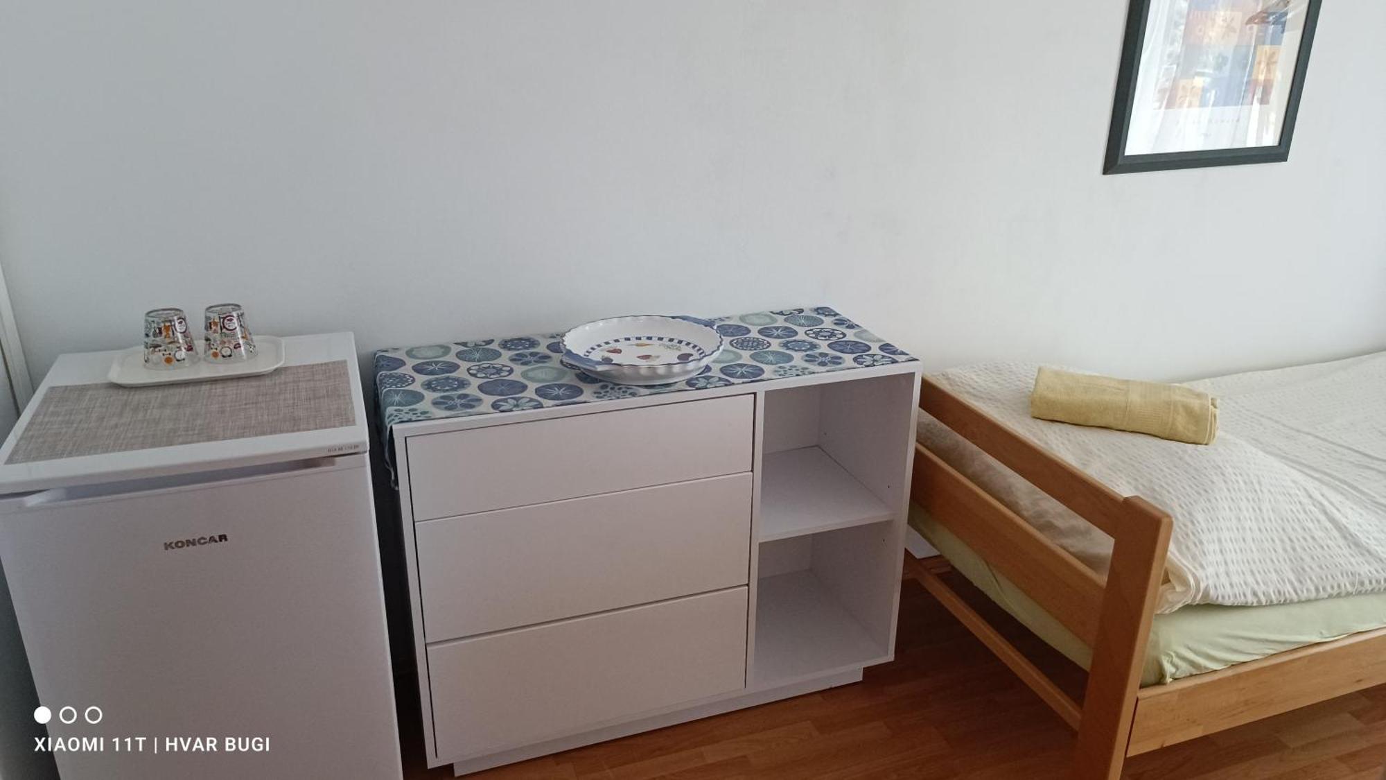 Adrienn Apartments Stari Grad  Phòng bức ảnh