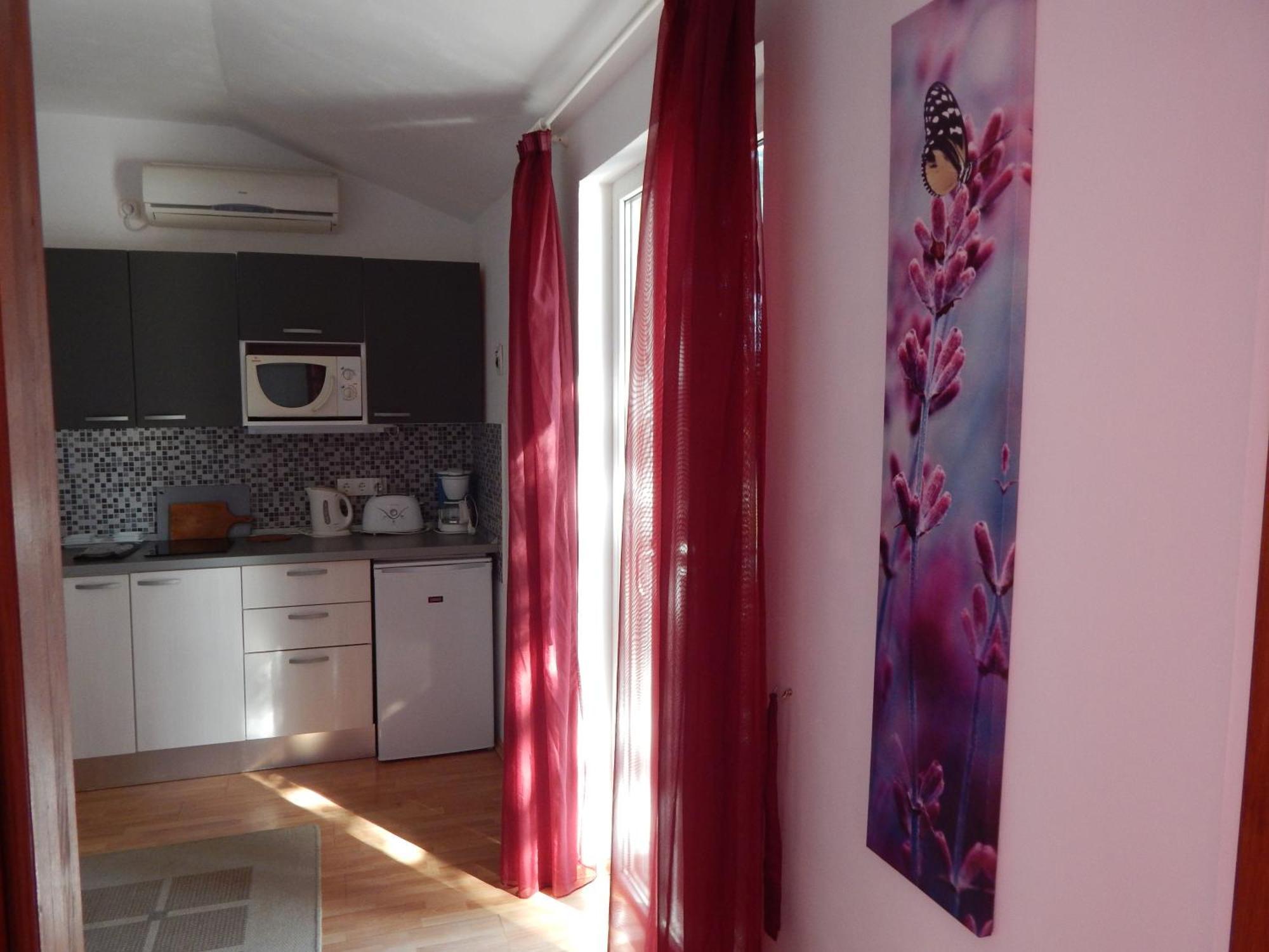 Adrienn Apartments Stari Grad  Phòng bức ảnh